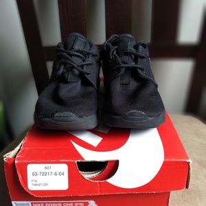 Nike Roshe run toddler sz10c